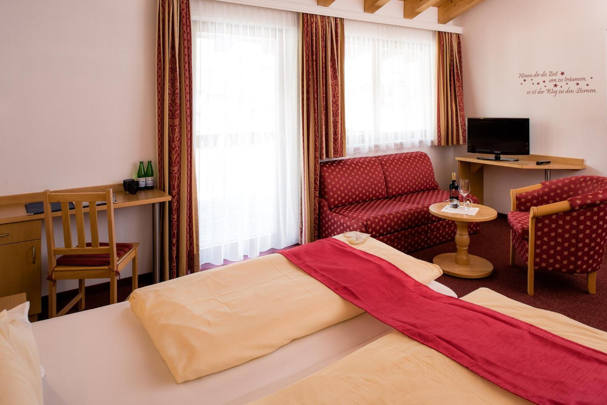 Hotel Forer Ladis Exterior foto