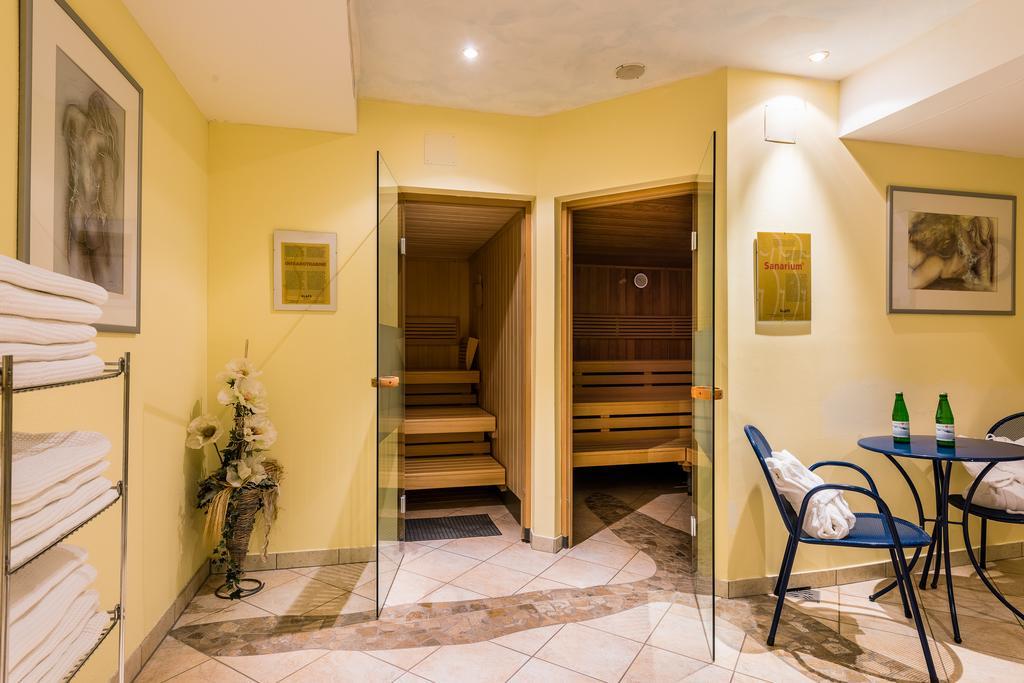 Hotel Forer Ladis Exterior foto
