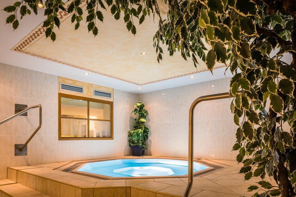 Hotel Forer Ladis Exterior foto